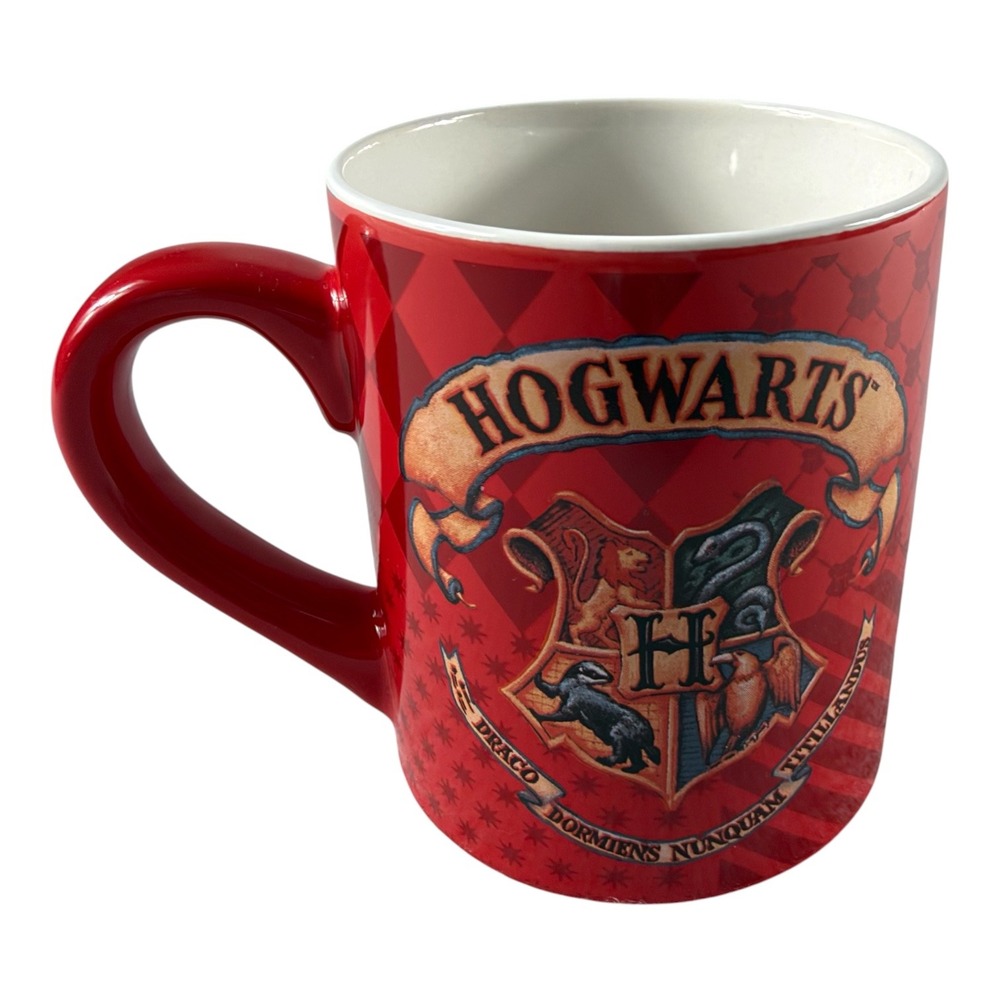 Harry Potter Hogwarts Crest Red Ceramic Mug 14oz Silver Buffalo WRHP13403J082021